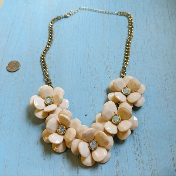 Gold Blush Pink AB Crystal Acrylic Flower Necklace - Picture 1 of 3